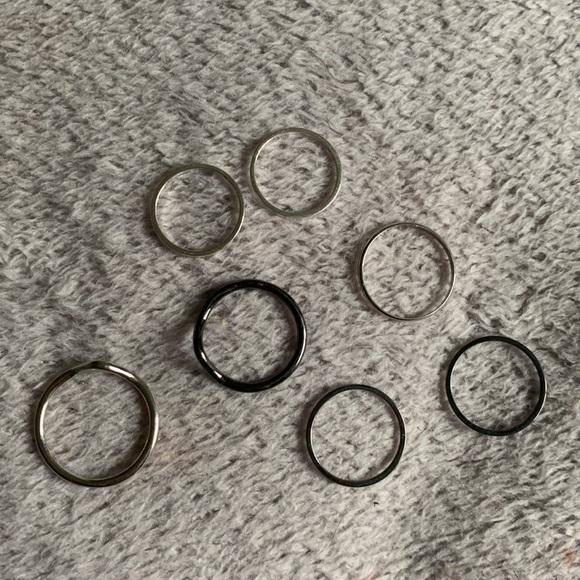 Silver and black ring set - Picture 2 of 2